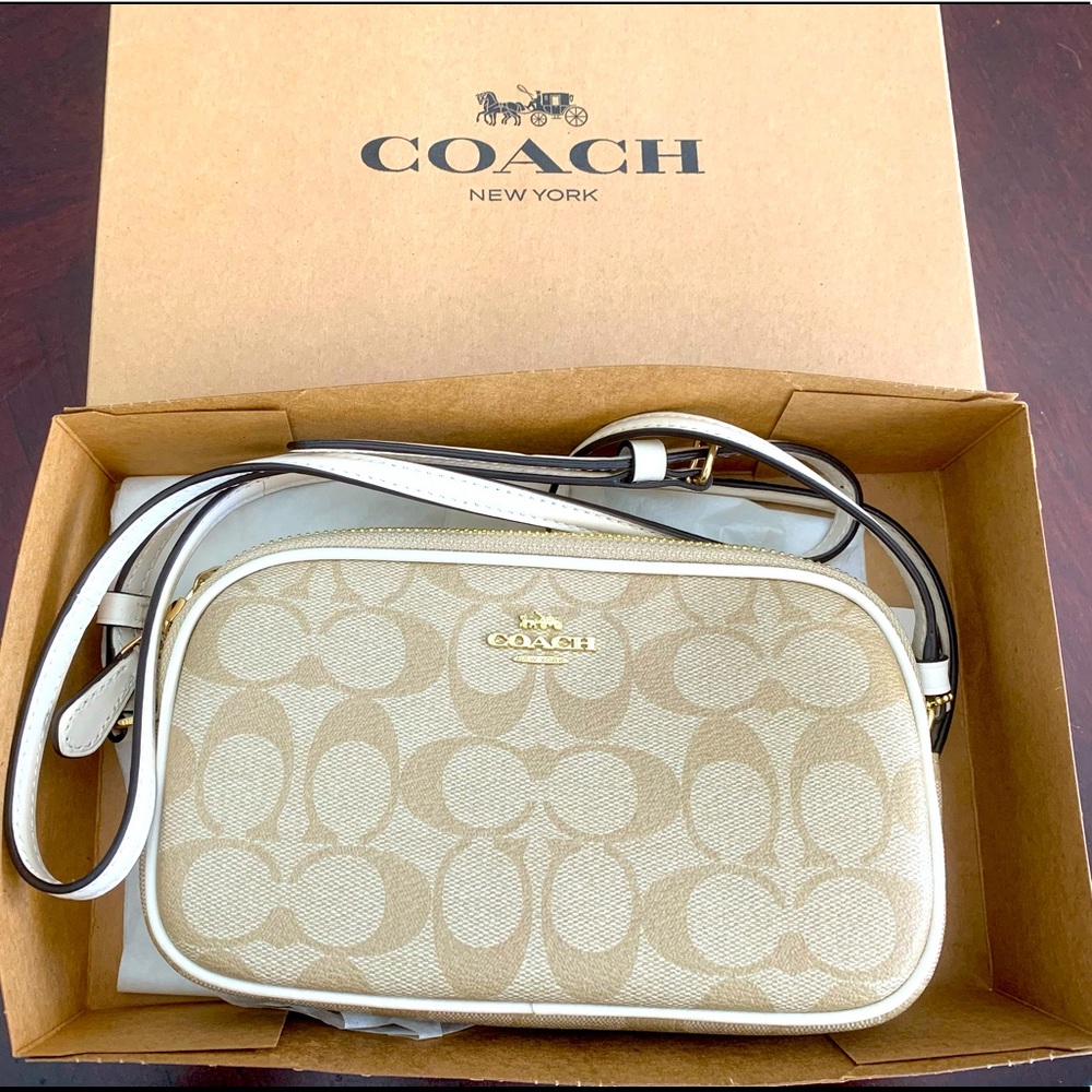 NWT. White/Tan Coach SM Purse